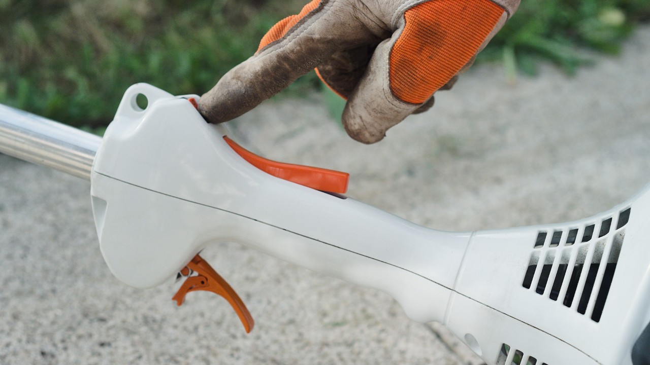 Botão de paragem acionado na motorroçadora a gasolina STIHL FS&nbsp;38